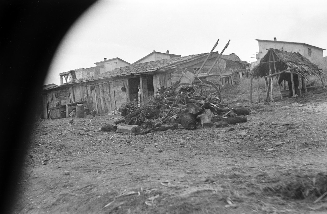 Crotone - Das Dorf aus der Nähe von Ando Gilardi