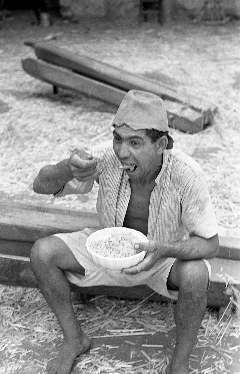 Hanfverarbeitung, Makkaroni-Pause von Ando Gilardi