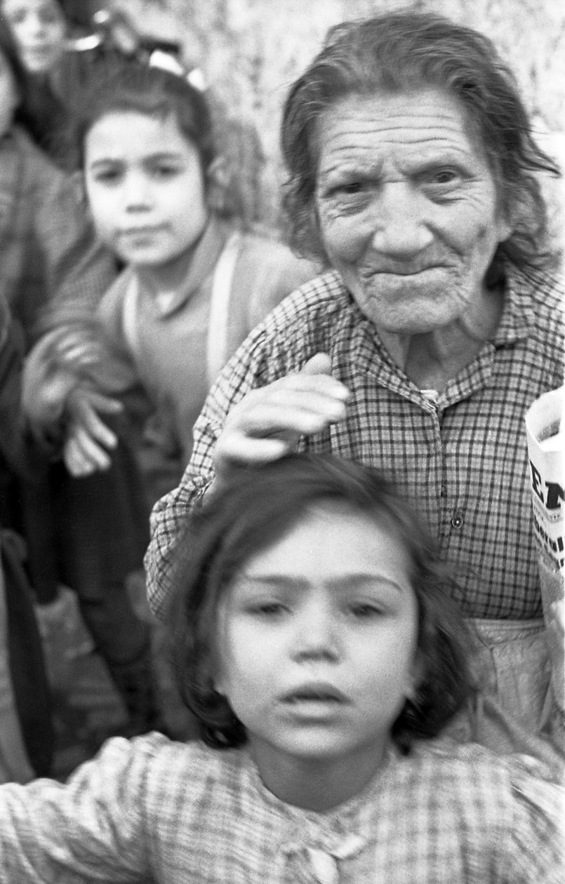 Maciara der Kinder in Crotone von Ando Gilardi