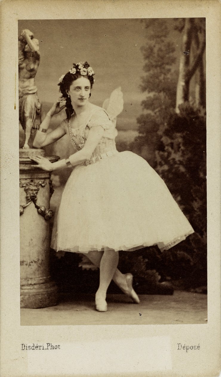 Porträt der Balletttänzerin Marfa Muravyeva 1838-1879 im Ballett Diavolina von Andre Adolphe Eugene Disderi