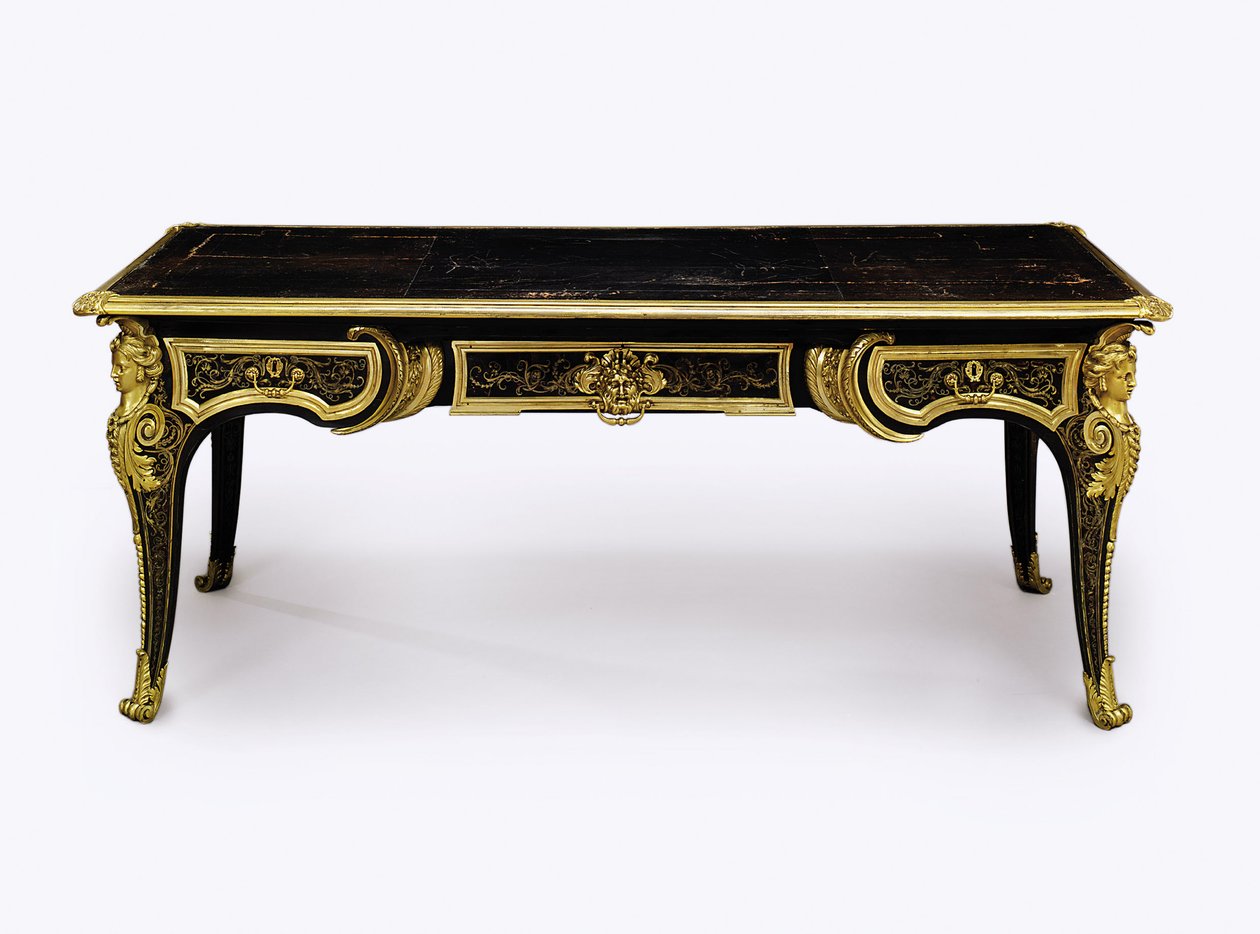 Louis XIV Ormolu-montierter brauner Schildpatt-Schreibtisch, ca. 1710 von Andre Charles Boulle