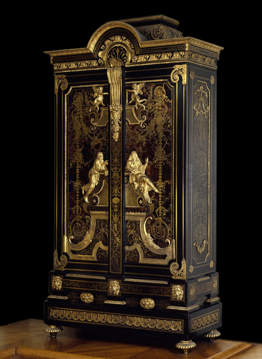 Möbel im Stil von Louis XIV (1661-1715): Schrank dekoriert mit Figuren von Aspasie und Sokrates aus Eiche, Ebenholz und Vergoldung von Andre Boulle (1642-1732) um 1710 Paris, Louvre Museum von Andre Charles Boulle