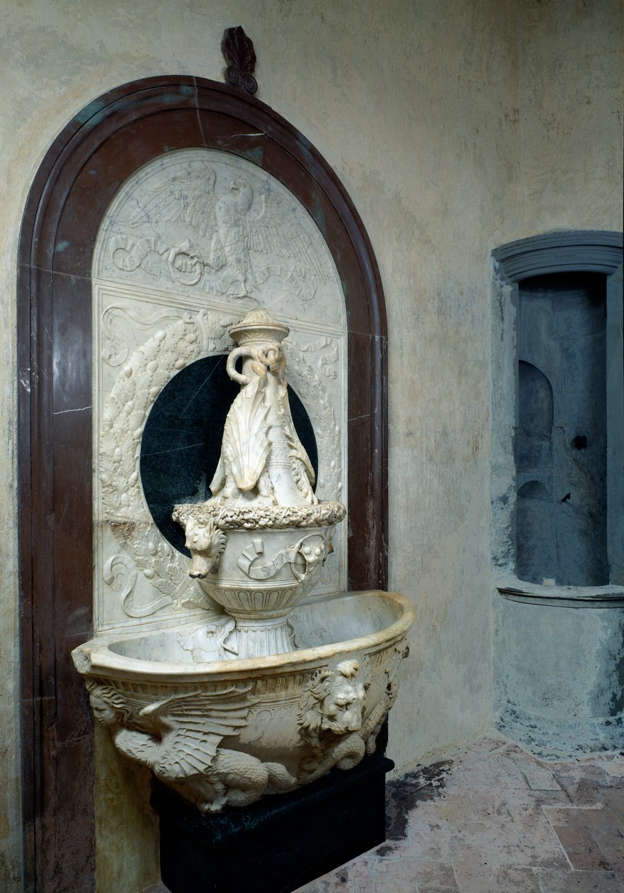 Weihwasserbecken mit mediceischen heraldischen Elementen, ca. 1430 von Andrea del (attr. to) Verrocchio