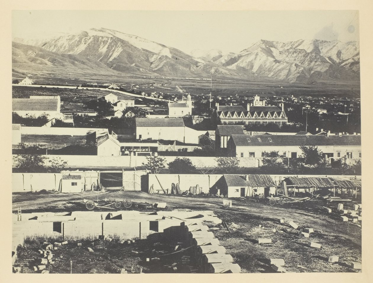 Salt Lake City, Camp Douglas und Wasatch Mountains im Hintergrund von Andrew Joseph Russell