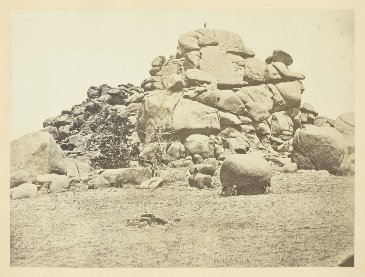 Schädel Felsen, Sherman Station, Laramie Mountains von Andrew Joseph Russell