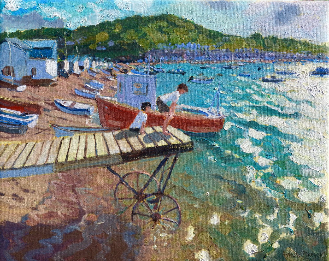 Zwei Jungen auf der Landungsbrücke, Teignmouth, 2015-2016 von Andrew Macara