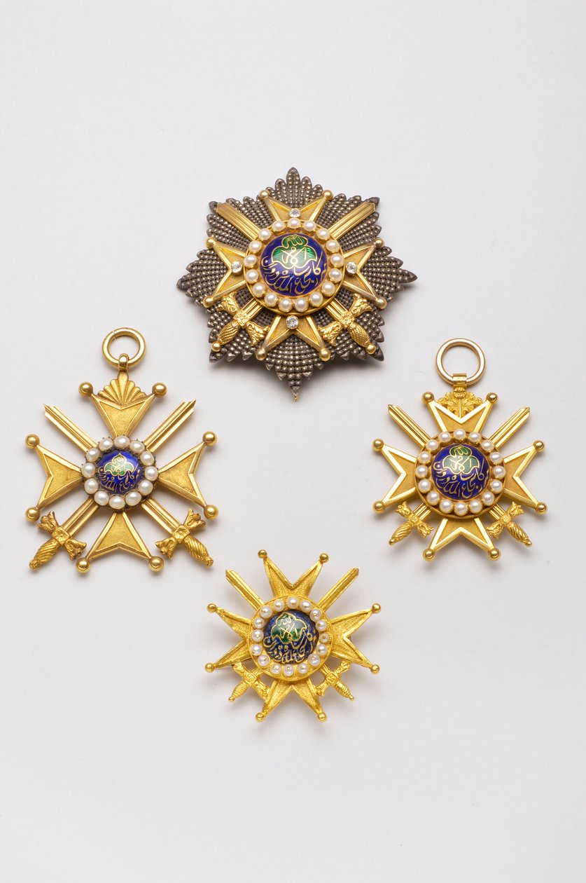 Afghanistan - Orden des Durrani-Reiches: 1. Klasse Plakette, 2. Drittel des 19. Jahrhunderts - 1. Klasse Abzeichen, 2. Drittel des 19. Jahrhunderts - 1. Klasse Abzeichen, 2. Drittel des 19. Jahrhunderts - 2. Klasse Brustinsignien, 2. Drittel des 19. Jahrhu von Anonymous Anonymous