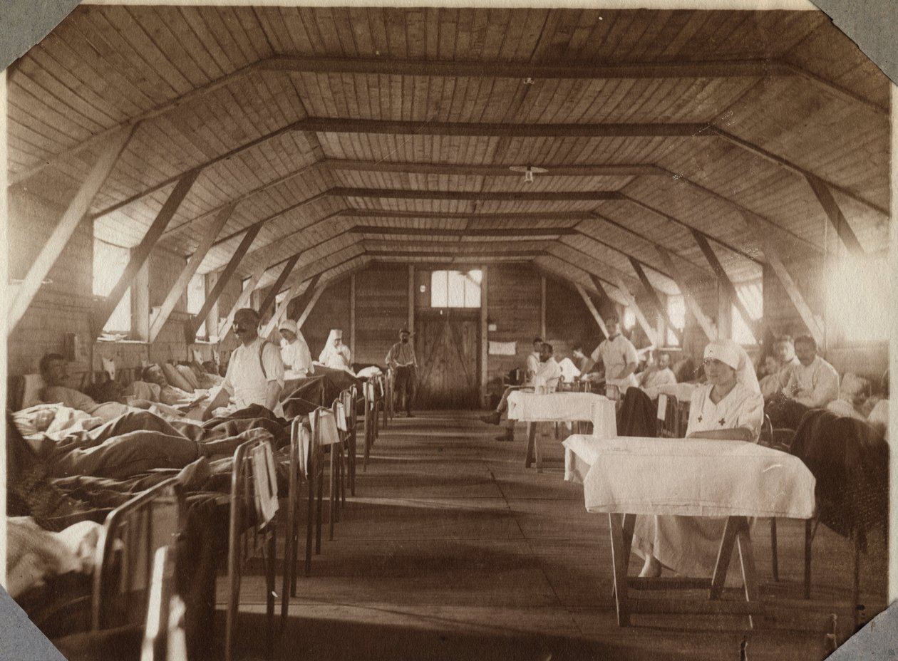 Erster Weltkrieg 1914-1918: verwundete Soldaten und Krankenschwestern des französischen Roten Kreuzes, Lager von Couville im Ärmelkanal, Untere Normandie, Frankreich. Anonymes Foto Juli 1917. Privatsammlung, Stella. von Anonymous Anonymous