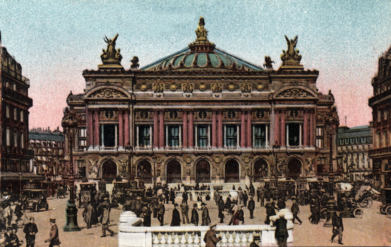 Paris: Ansicht der Opernfassade von Charles Garnier (1825-1898) und der Metrostation auf der Place de l