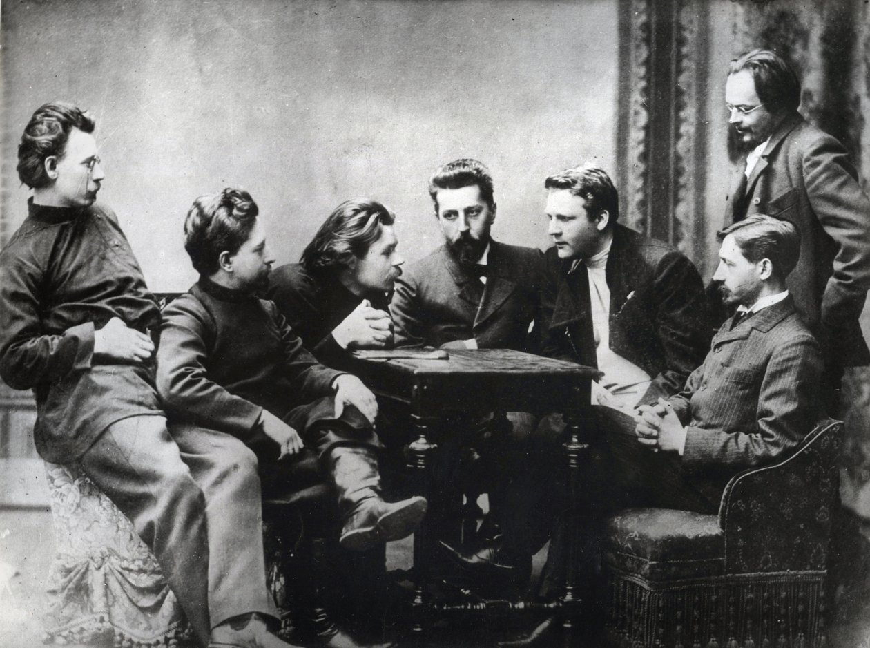 Die Moskauer Literarische Sreda - Mitglieder des literarischen Kreises Sreda, gebildet in der zweiten Hälfte der 1890er Jahre von russischen realistischen Schriftstellern - Porträts russischer Intellektueller der literarischen Gruppe Znanie: von links nach von Anonymous Anonymous