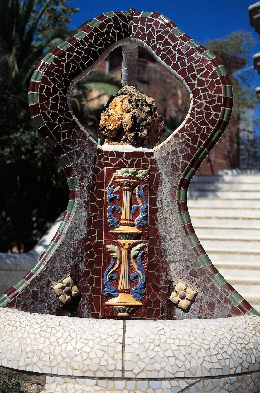 Gefliester Brunnen, Park Güell (1900-1914) von Antoni Gaudi
