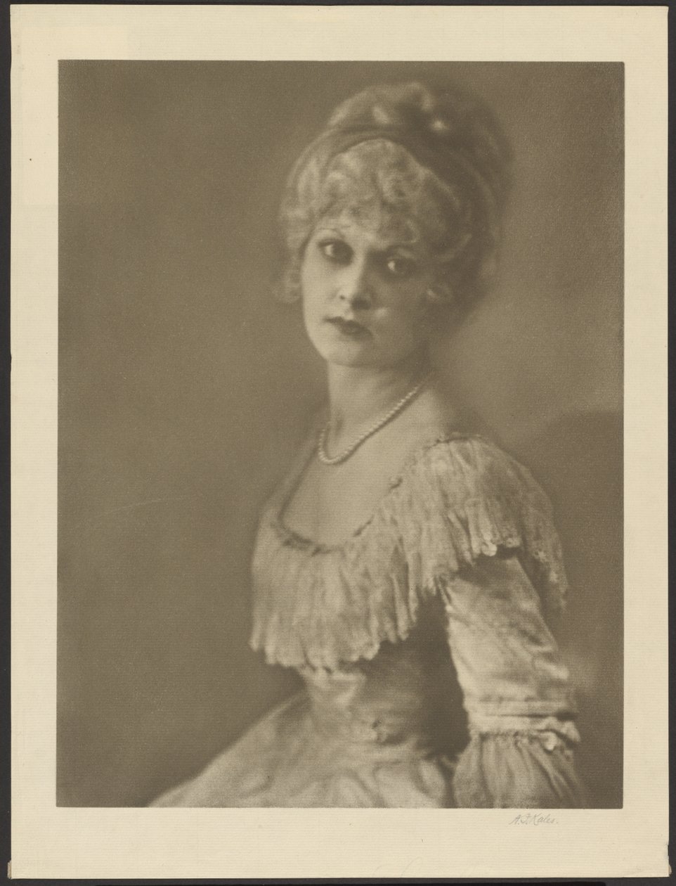 Eine altmodische Dame von Arthur F. Kales