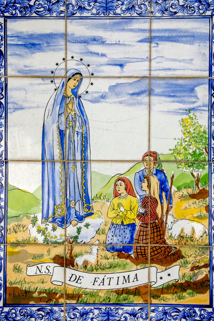 Fatima-Mosaik in der armenisch-katholischen Klosterkirche Unserer Lieben Frau, Bzommar, 2022 von Artist Unknown