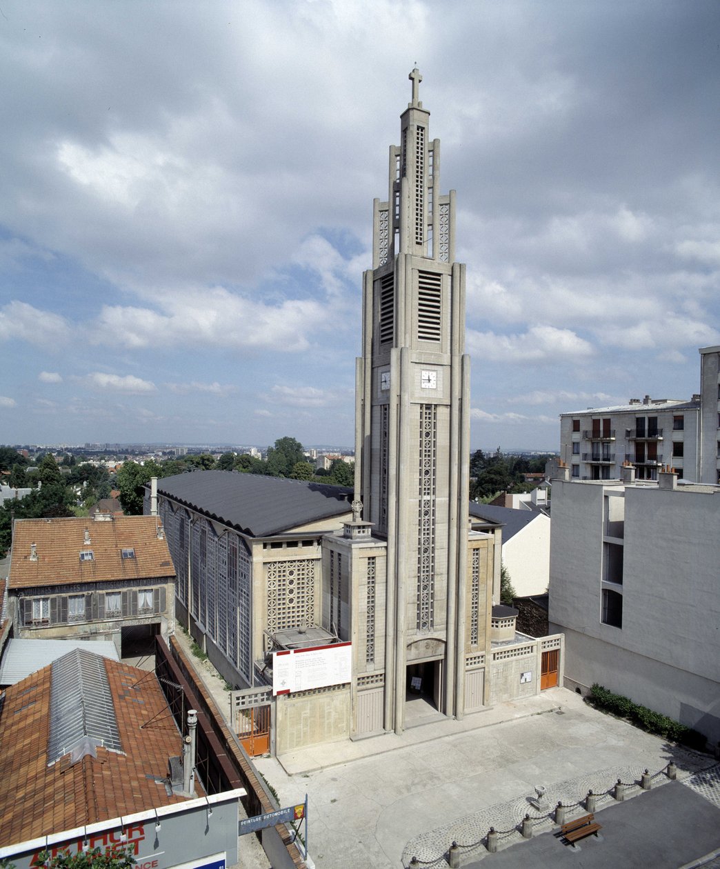 Gesamtansicht der Kirche Notre Dame de Le Raincy (Seine-Saint-Denis) 1923 von Auguste Perret