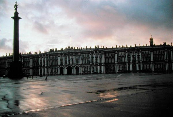Außenansicht des Winterpalastes (1753-52) von Bartolomeo Carlo conte Rastrelli