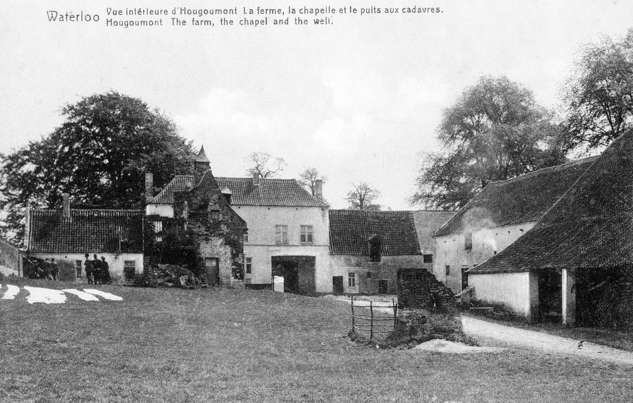 Bauernhof Hougoumont, ein wichtiger strategischer Ort für Wellington während der Schlacht von Waterloo, Gedenkpostkarte, ca. 1912 (Fotolitho) von Belgian Photographer