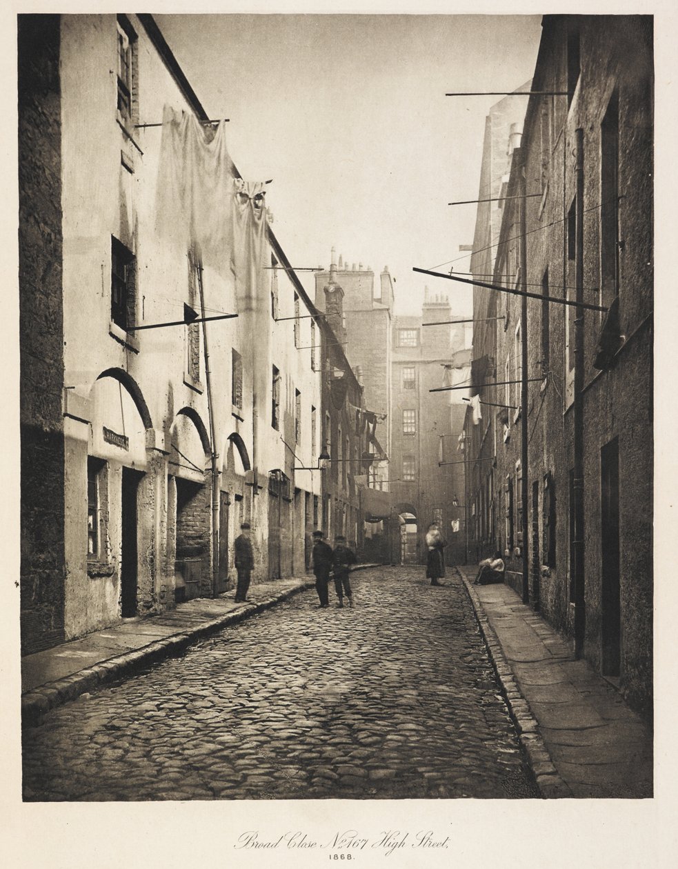 Broad Close Nr. 167 High Street, aus The Old Closes and Streets of Glasgow von British School