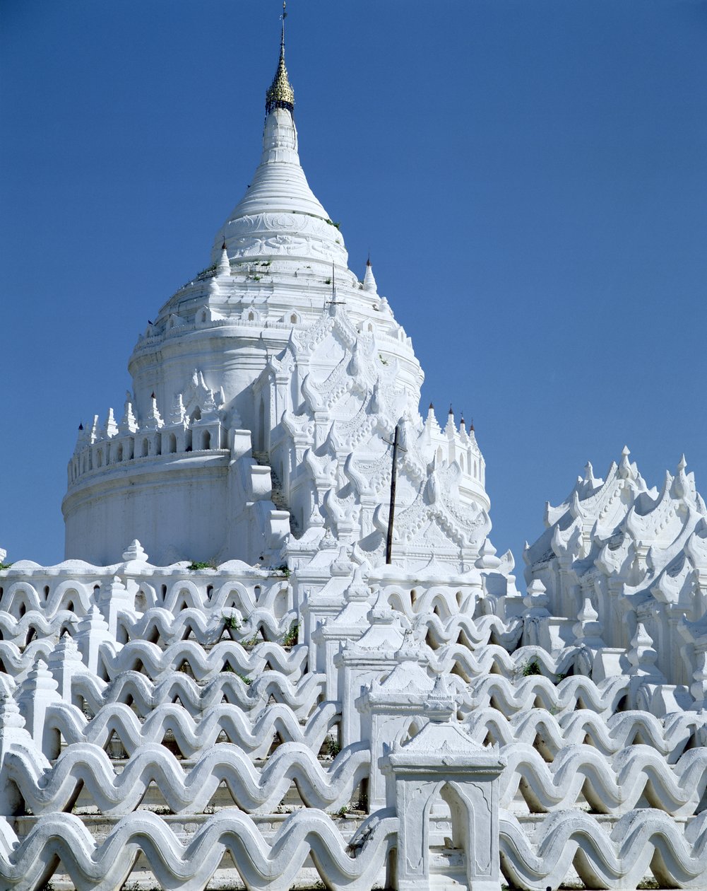 Die Hsinbyume Paya, erbaut 1816 von Burmese School