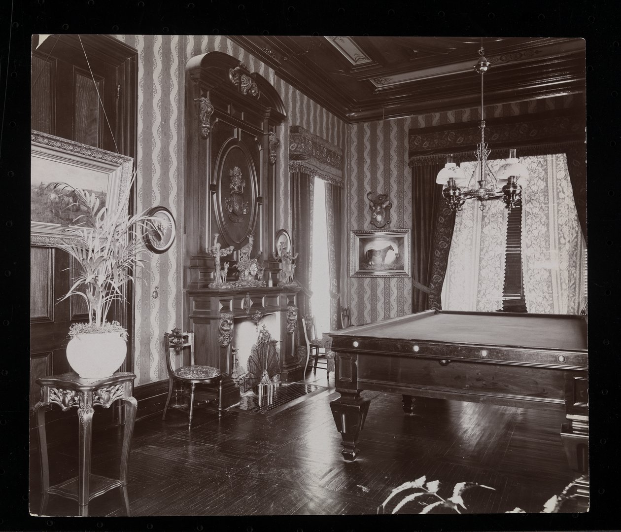 Das Billardzimmer im John Jacob Astor Wohnsitz in Rhinecliff, N.Y., 1893-94 von Byron Company