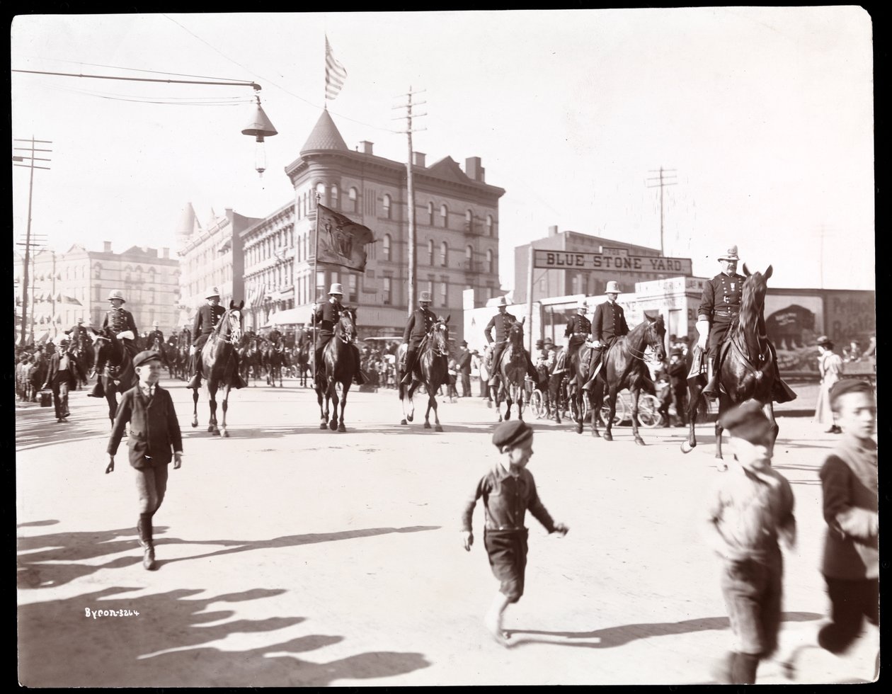 Ansicht der Brooklyn Police Parade, 1897 von Byron Company