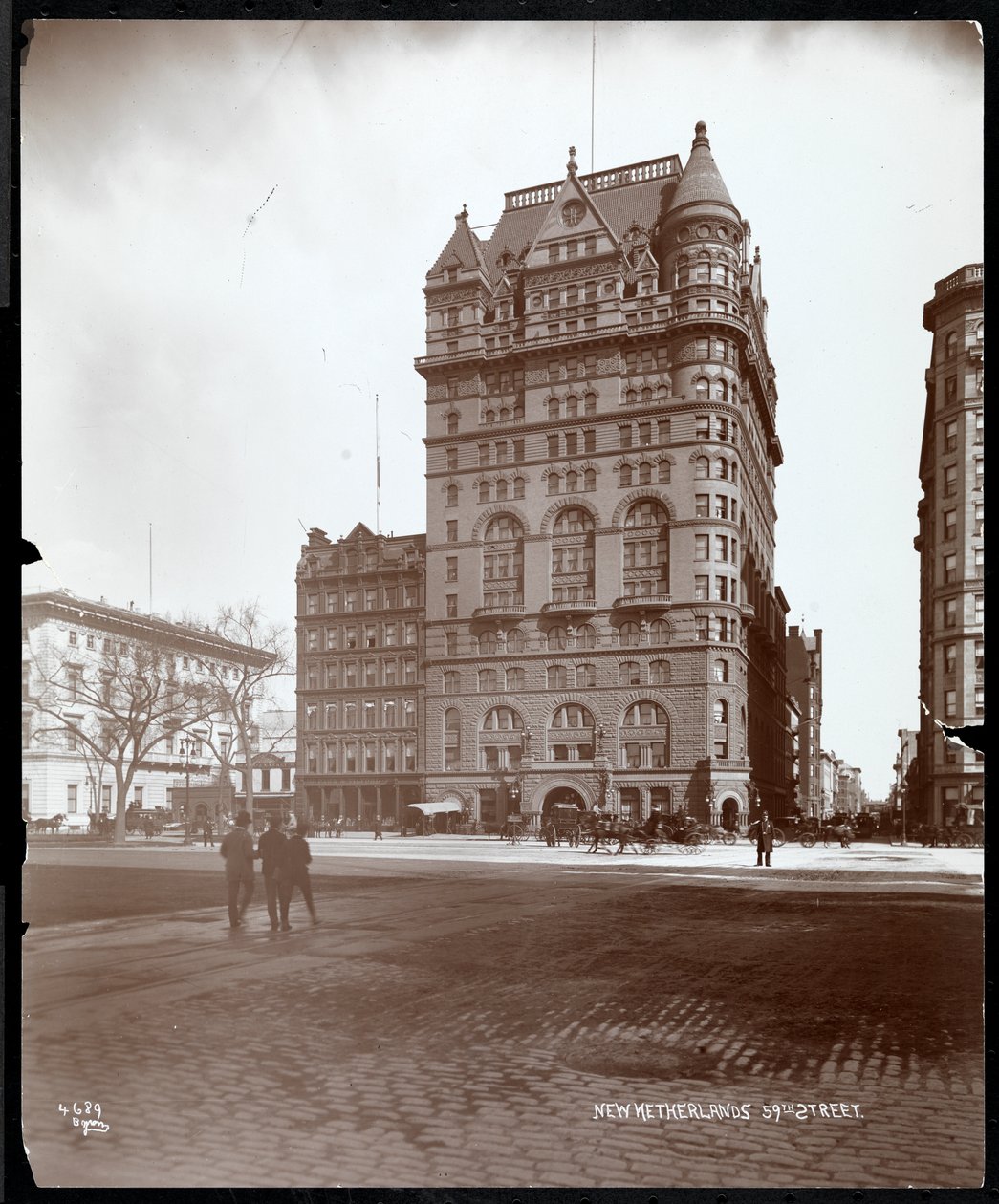 Das New Netherland Hotel, 5th Avenue und 59th Street, New York, 1898 von Byron Company