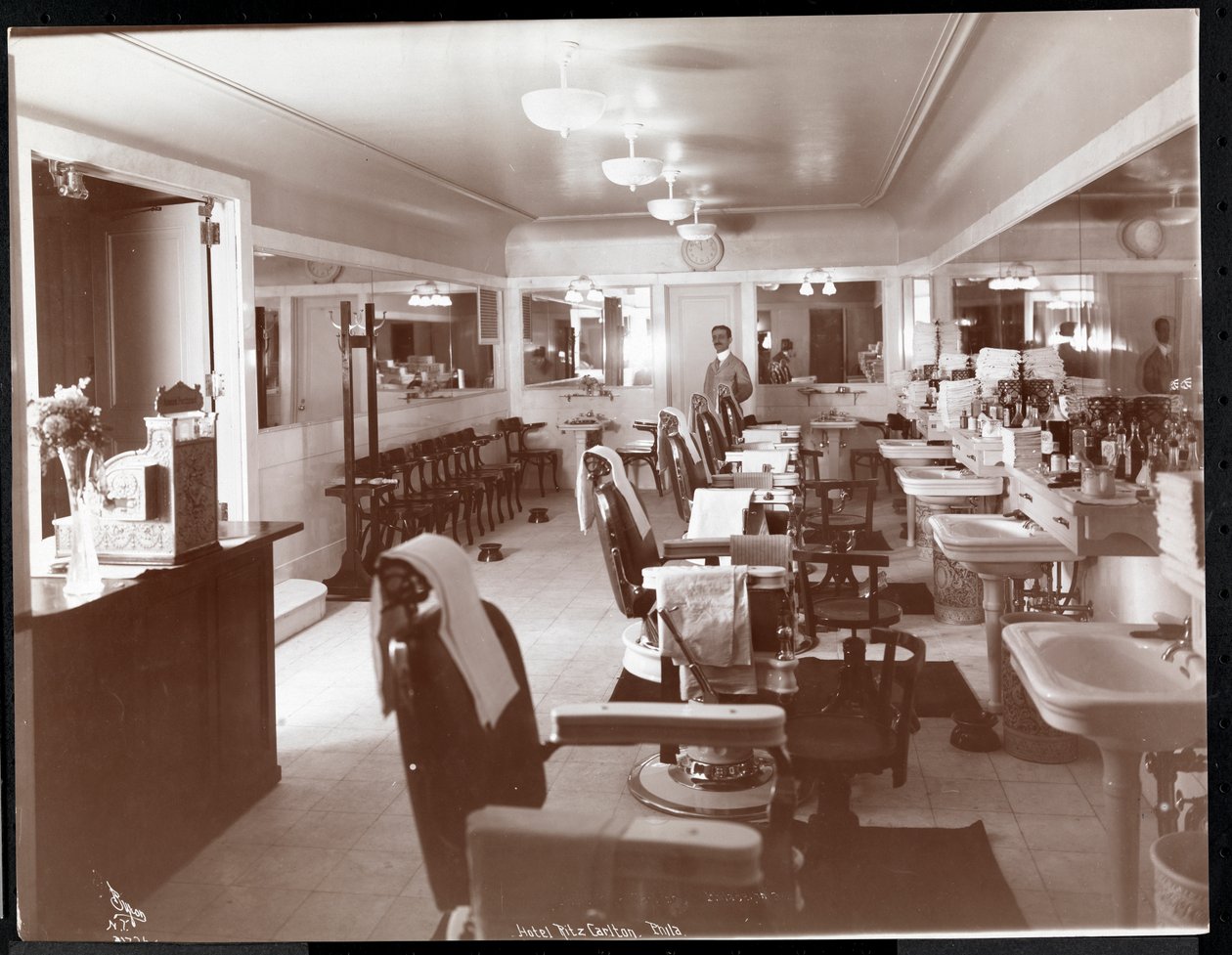 Der Friseursalon im Philadelphia Ritz-Carlton Hotel, 1913 von Byron Company