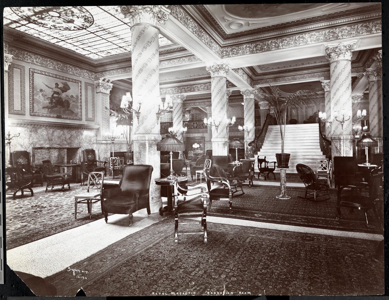 Der Empfangsraum im Hotel Majestic, 1902 von Byron Company