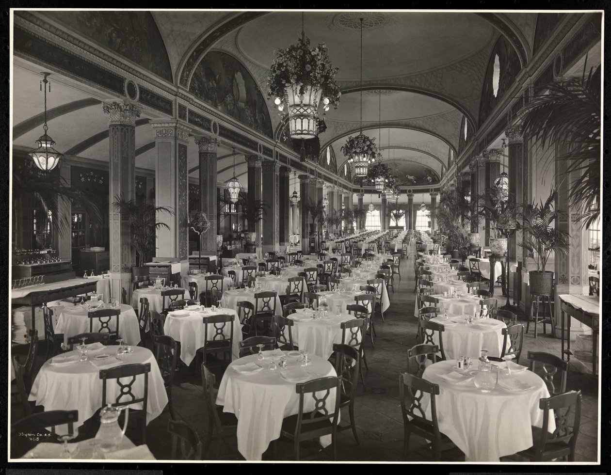 Das Dachgartenrestaurant im Hotel Pennsylvania, 1919 von Byron Company