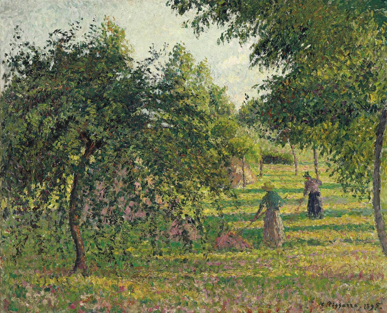 Apfelbäume und Heuarbeiterinnen, Eragny von Camille Jacob Pissarro