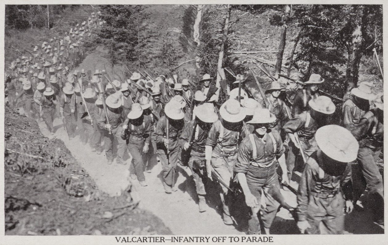 Val Cartier-Infanterie auf dem Weg zur Parade 1915 von Canadian Photographer