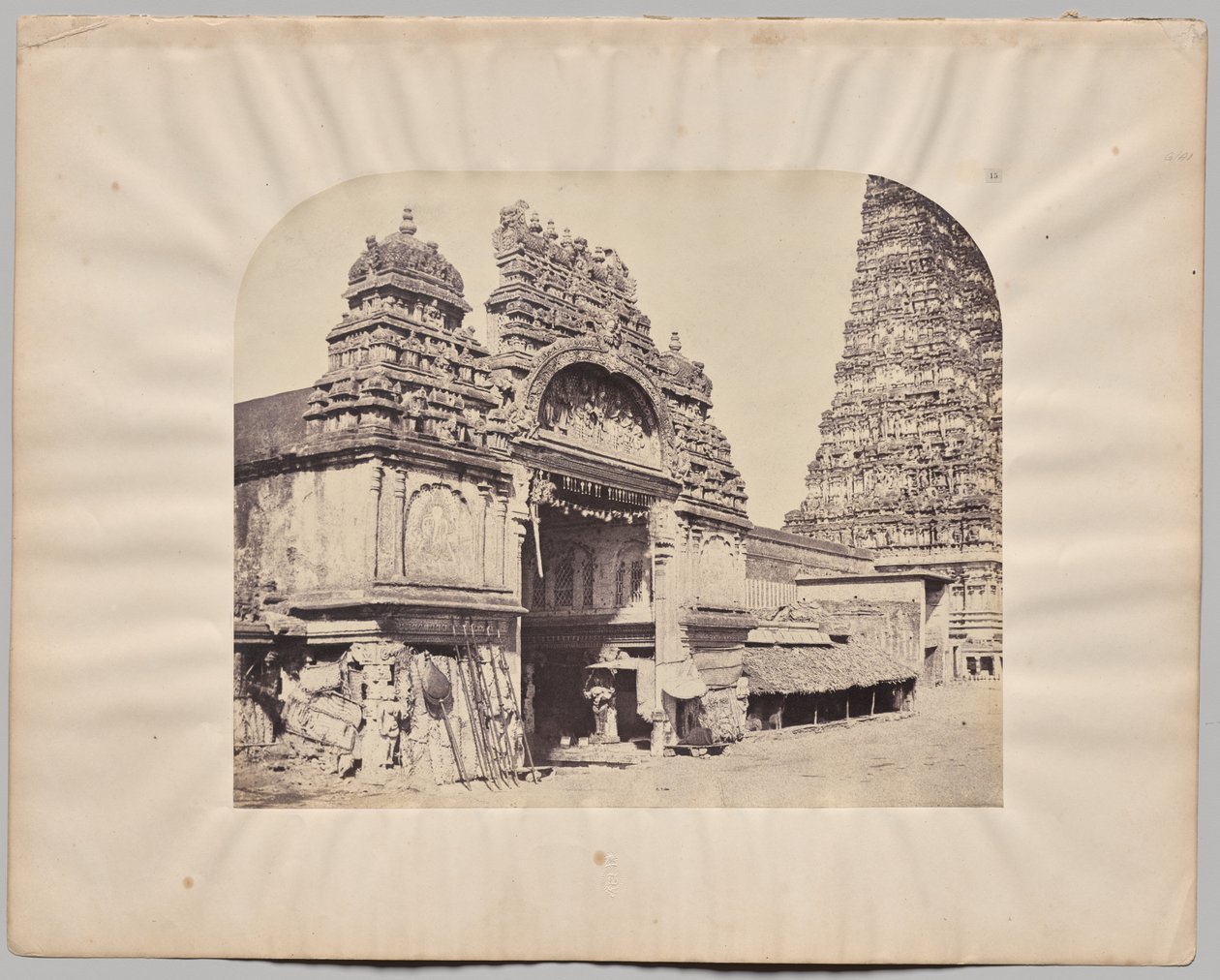 Eingang zum Minakshi Sundareshvara Tempel, Madurai von Captain Linnaeus Tripe