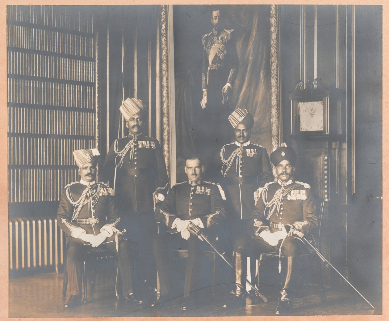 Indische und britische königliche indische Ordonnanzoffiziere von Carl Vandyk