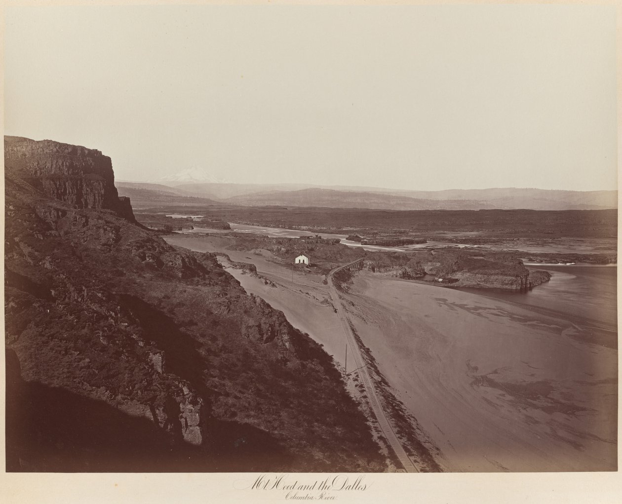Mt. Hood und die Dalles, Columbia River von Carleton E. Watkins