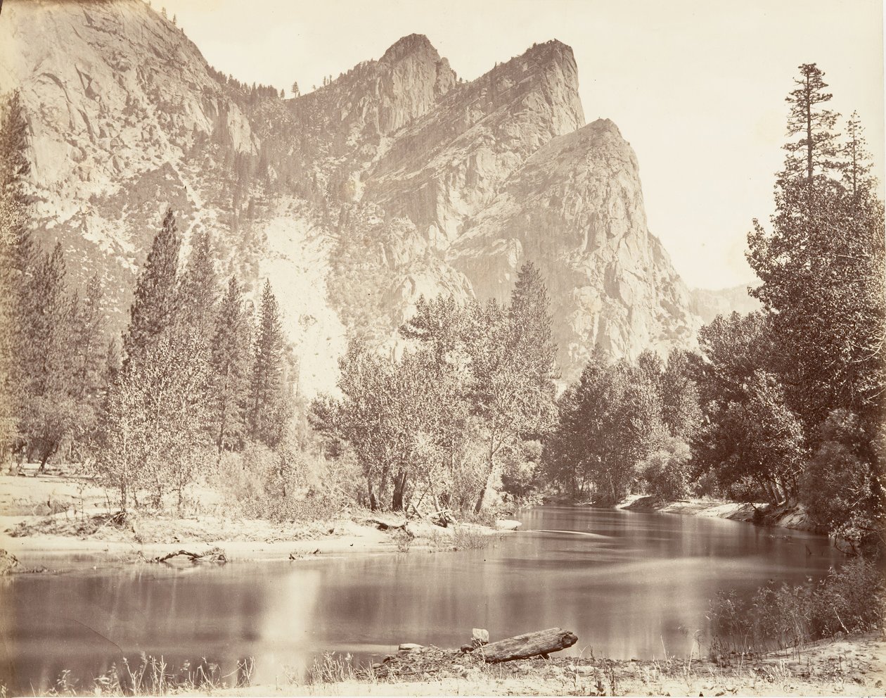 Die drei Brüder, Yosemite von Carleton E. Watkins.