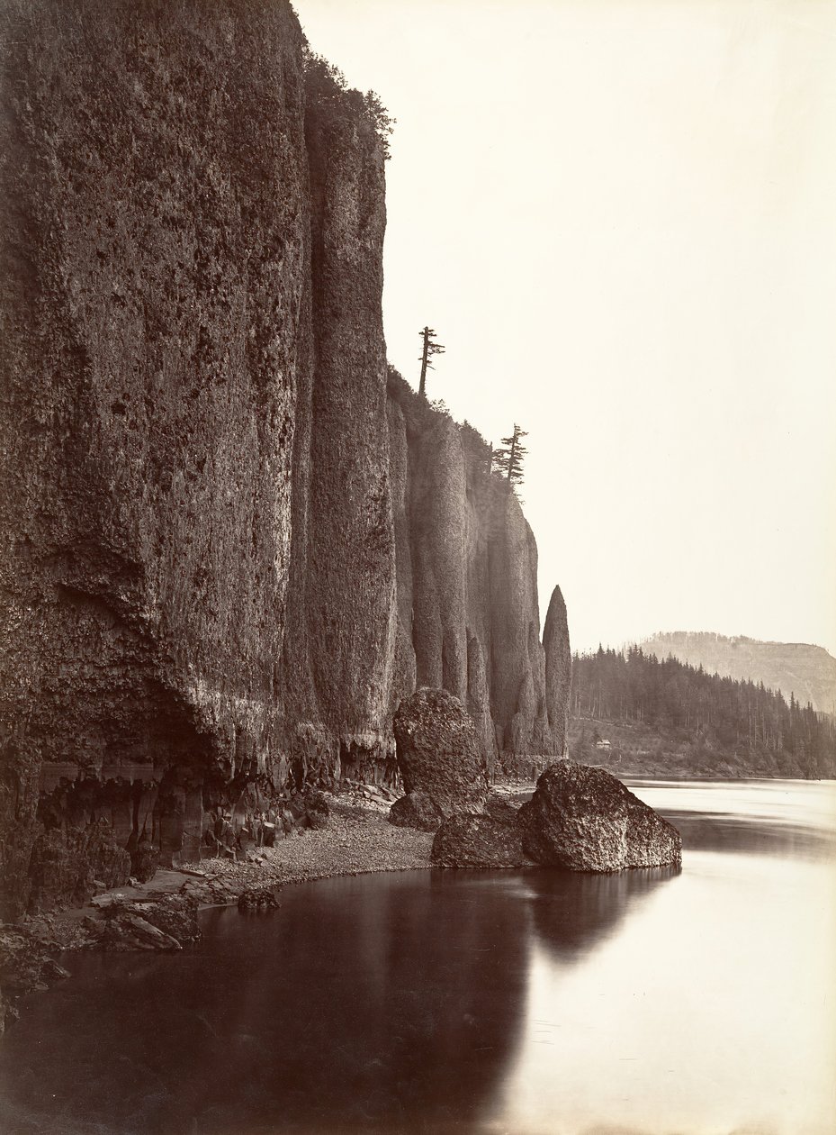 Kap Horn, Columbia River, Oregon, 1867 von Carleton Emmons Watkins
