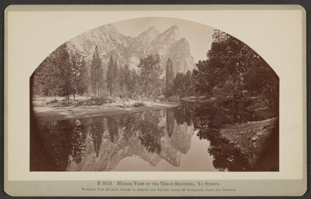 Spiegelansicht der Drei Brüder, Yosemite von Carleton Watkins