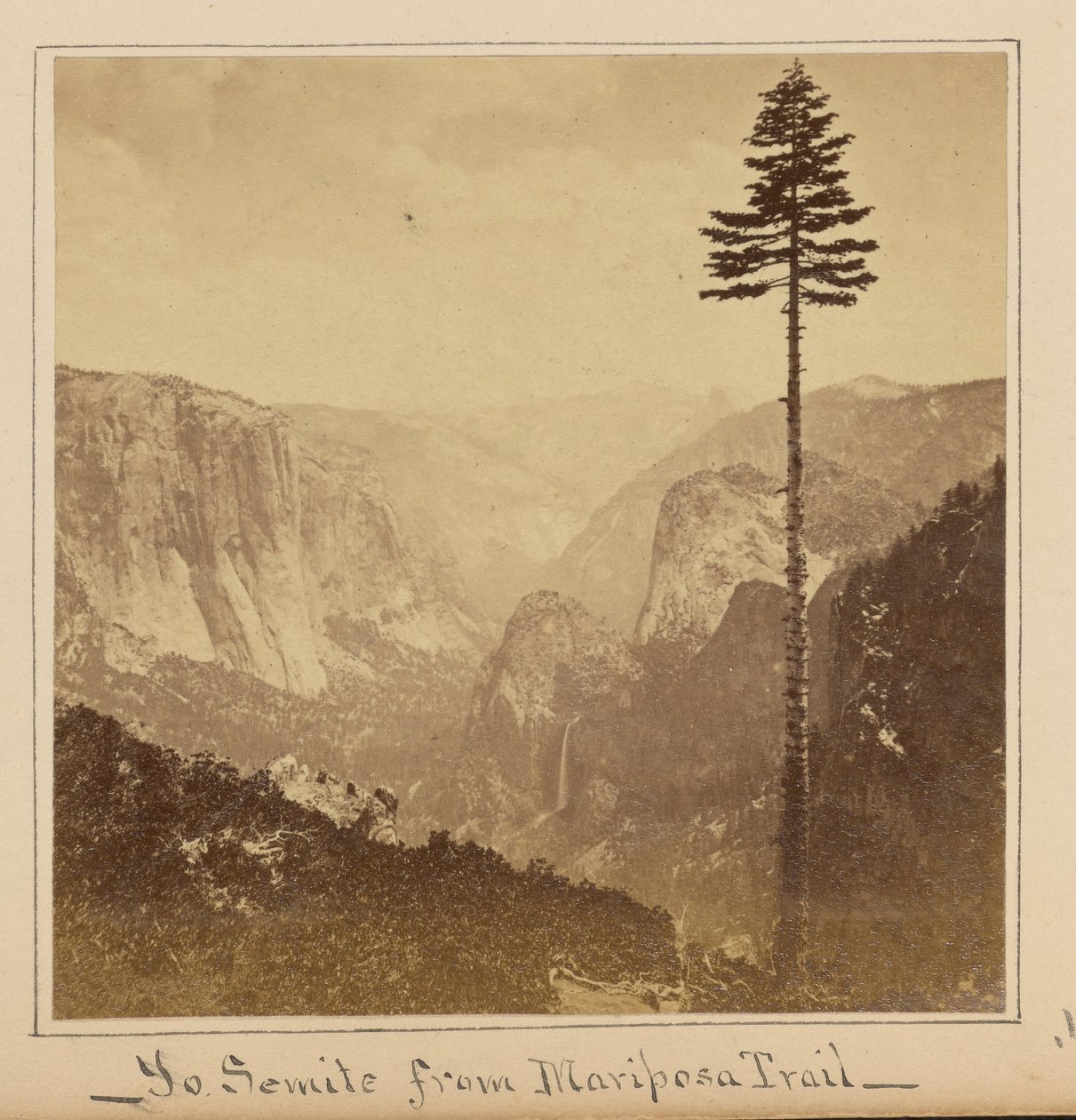Das Yosemite-Tal vom „Best General View“, Mariposa Trail von Carleton Watkins