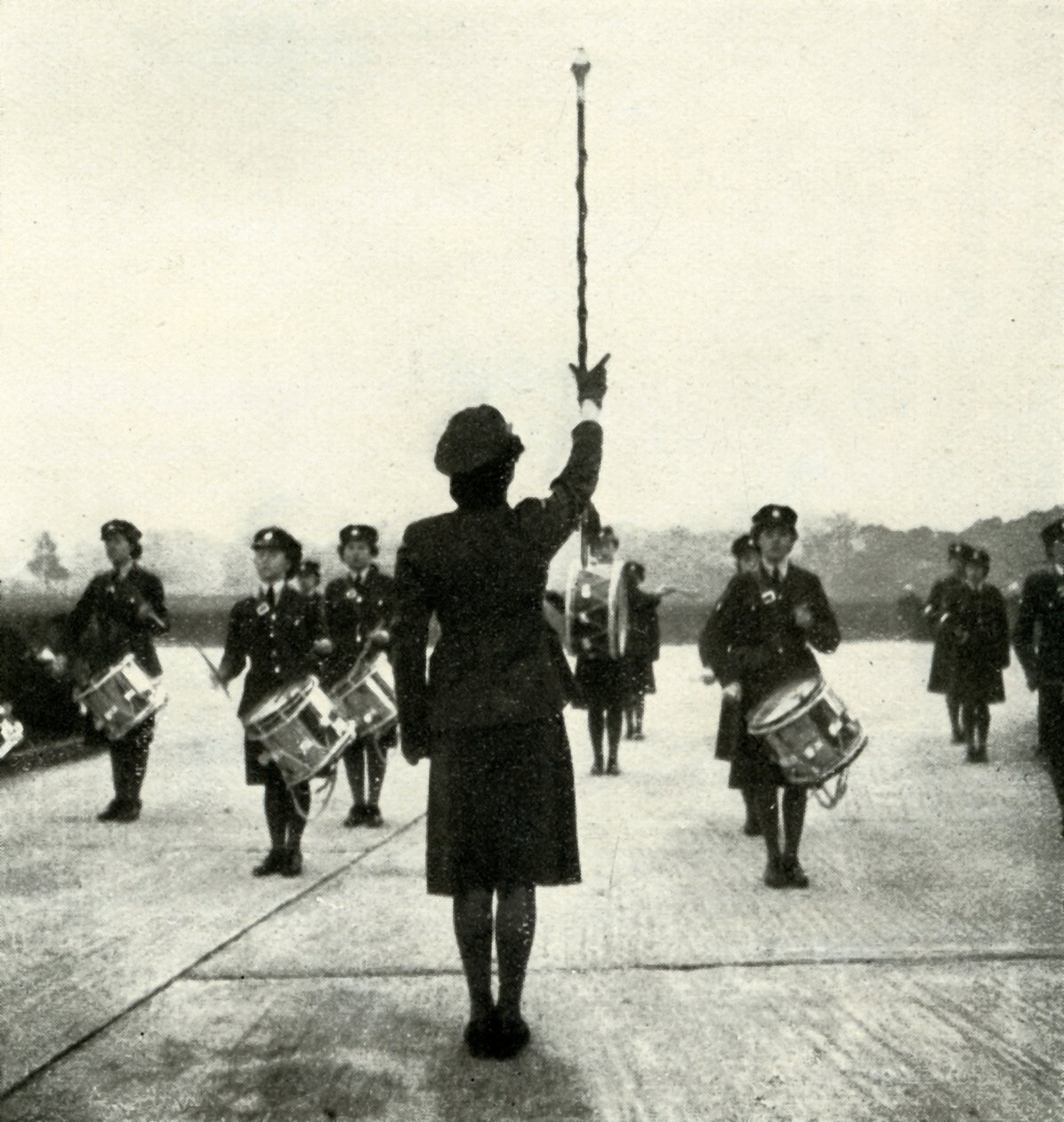 W.A.A.F. Band auf Parade, ca. 1943 von Cecil Beaton