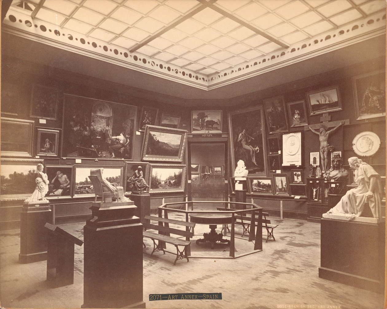 Ansicht des Kunstanbaus im spanischen Abschnitt der Centennial-Ausstellung von Centennial Photographic Co.