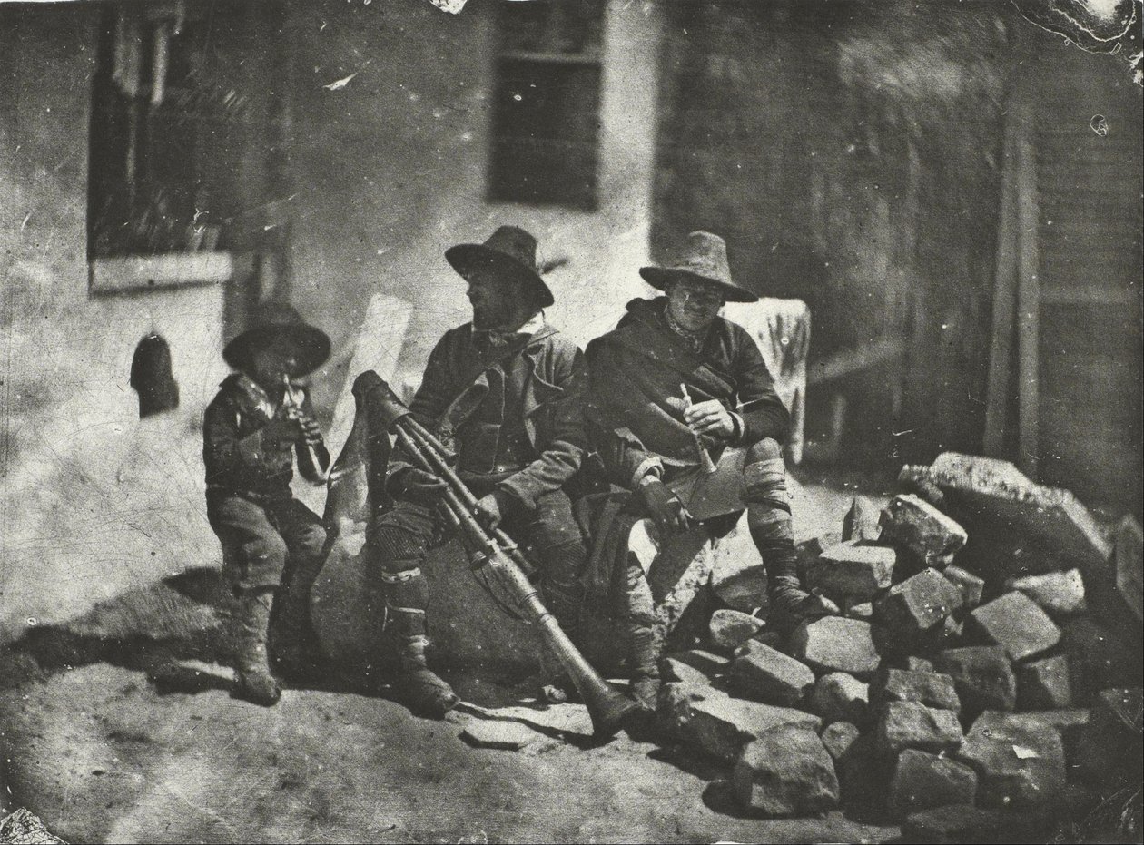 Sitzende Pifferari, italienische Straßenmusiker von Charles Nègre