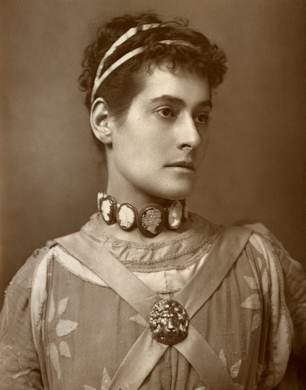 Myra Holme, britische Schauspielerin, 1884 von Charles A. Long