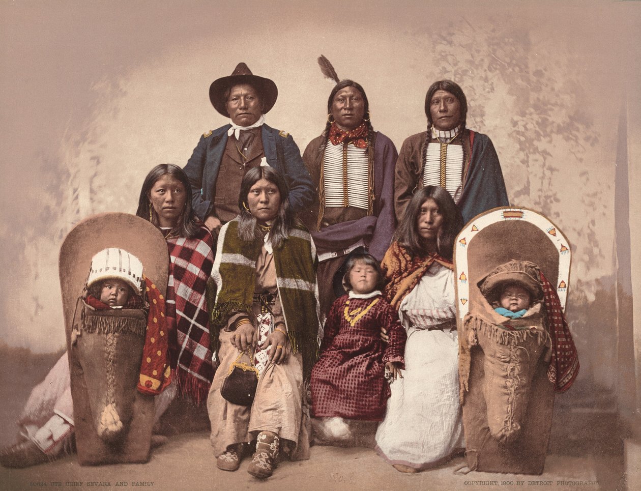 Ute-Häuptling Severo und Familie, ca. 1885, veröffentlicht 1900 (Foto) von Charles A. Nast