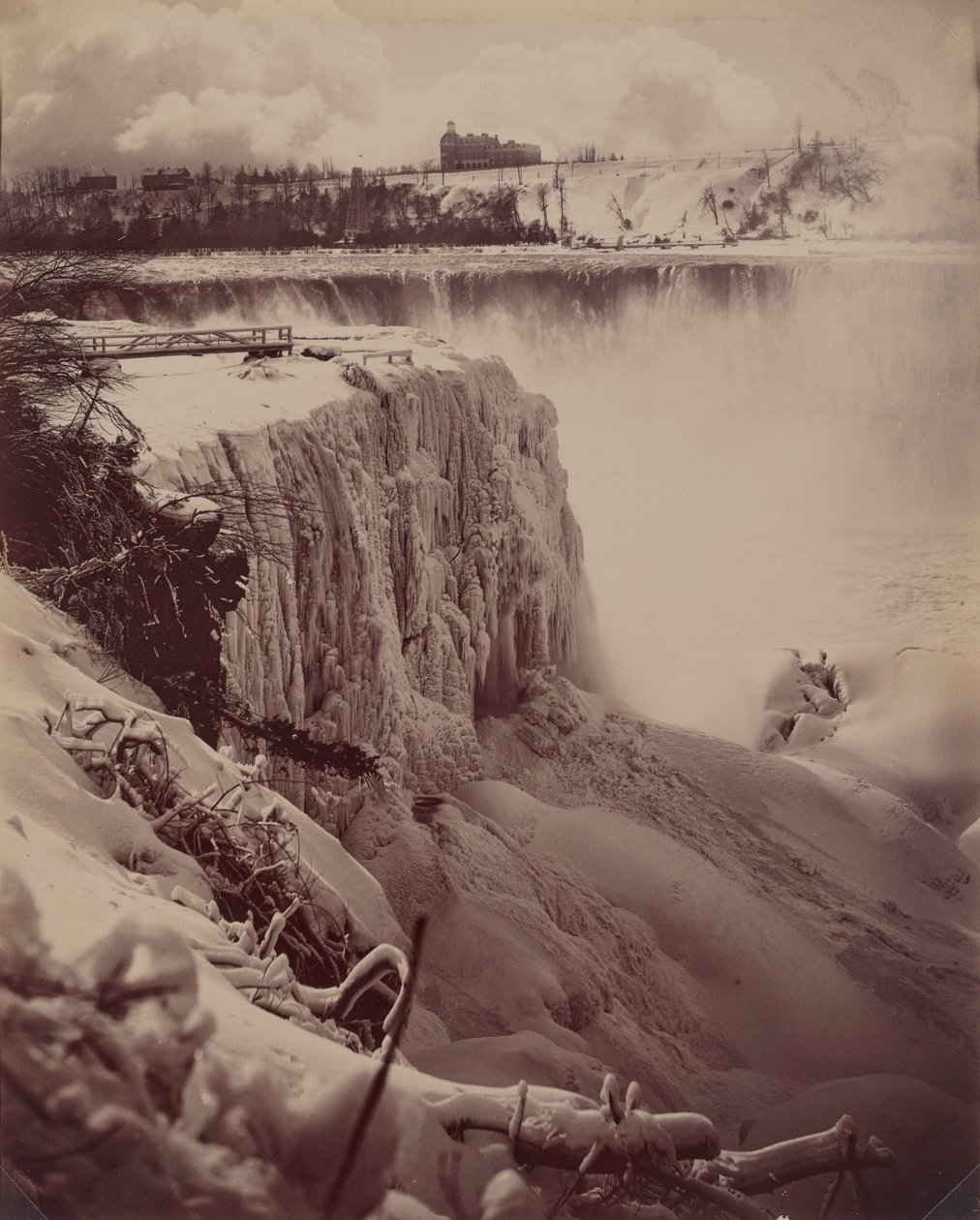 Gefrorene Wasserfälle von Charles Bierstadt