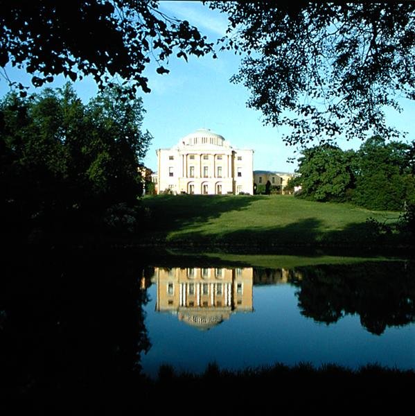 Ansicht der Palastfassade vom Ufer des Slavyenka-Flusses, begonnen 1782 von Charles Cameron