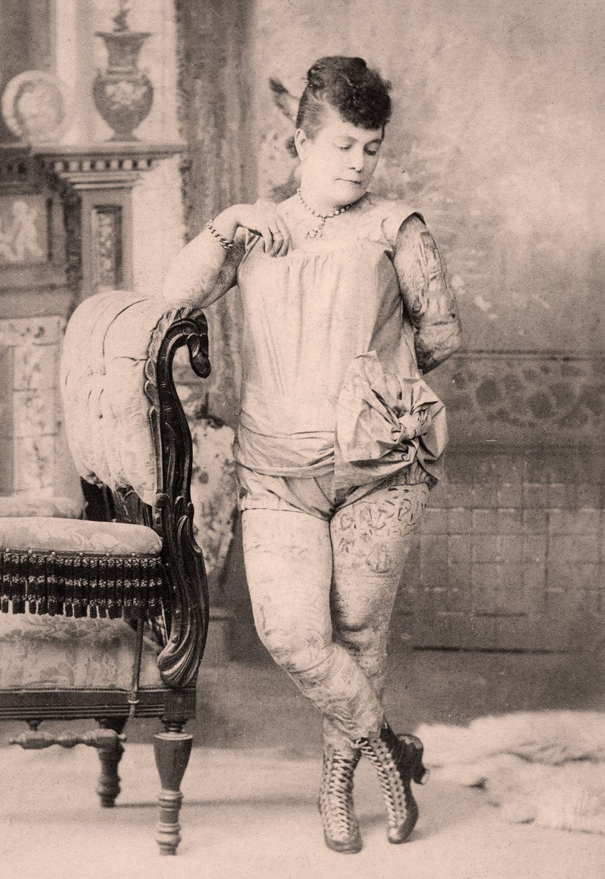 Porträt von Nora Hilderbrandt, der tätowierten Frau, ca. 1896 von Charles Eisenmann