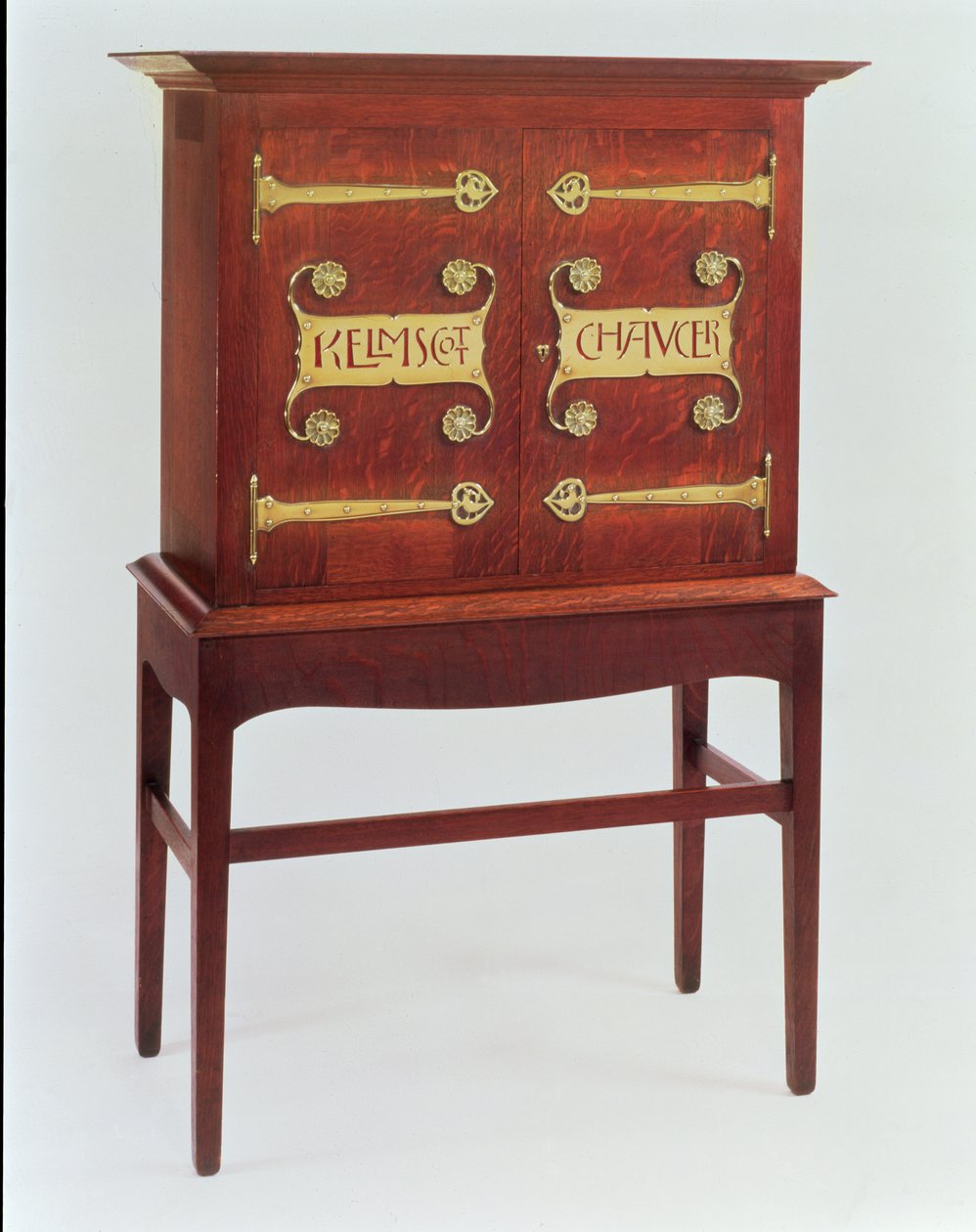 Der Kelmscott Chaucer Schrank, entworfen von C.F.A. Voysey (1857-1941) und hergestellt von F. Coote, 1899 von Charles Francis Annesley Voysey