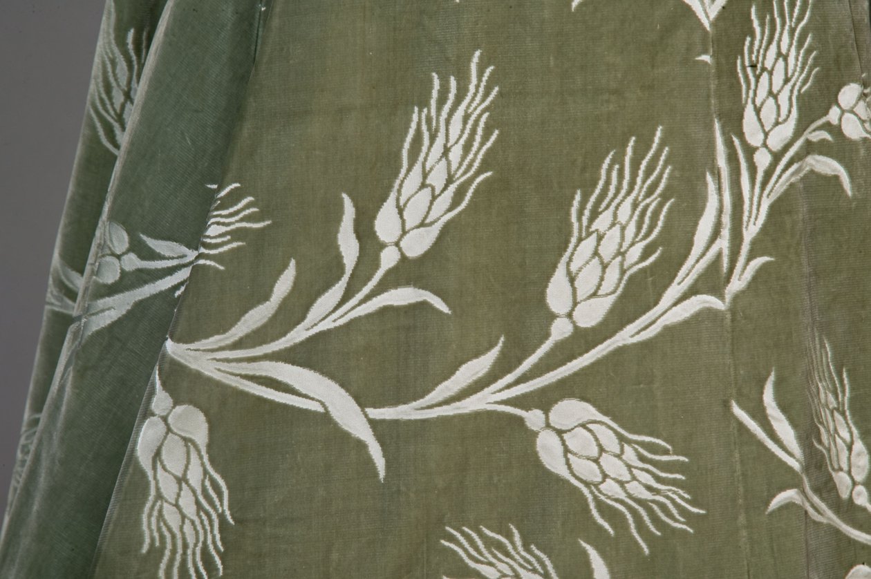 Bertha Palmers Abendmantel, ca. 1902 (Detailansicht des Stoffes). Seidensatin mit geschnittenem Samt im Weizenmuster, Metallfaden-Spitze, Seiden-Metall-Quasten. Worth, Paris. von Charles Frederick Worth