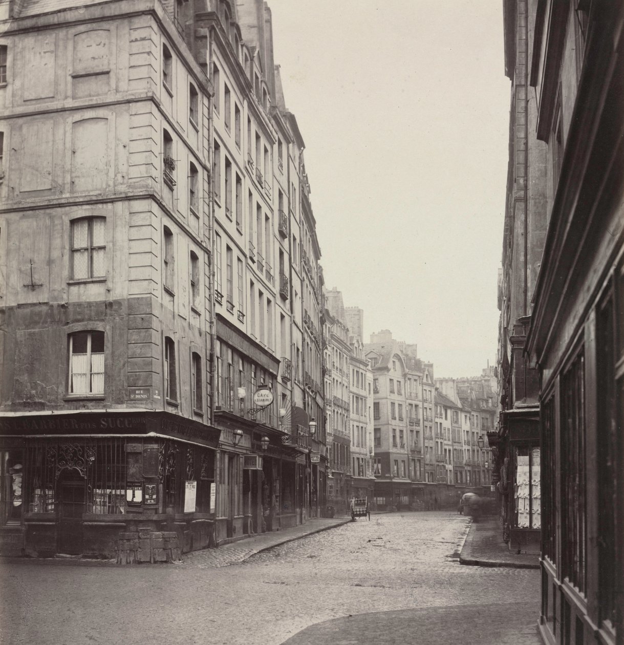 Rue de la Ferronnerie, ca. 1865 von Charles Marville