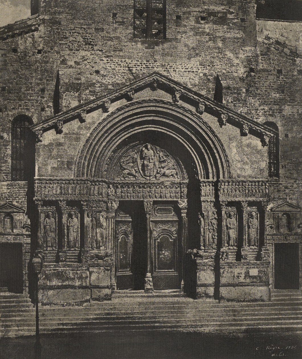 [Portal von Saint-Trophime in Arles] von Charles Nègre