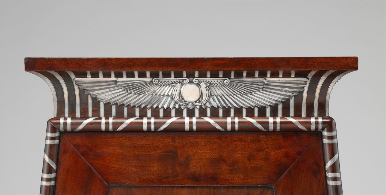 Detail eines Münzkabinetts, verziert mit silbernen ägyptischen Emblemen, um 1805 von Charles Percier